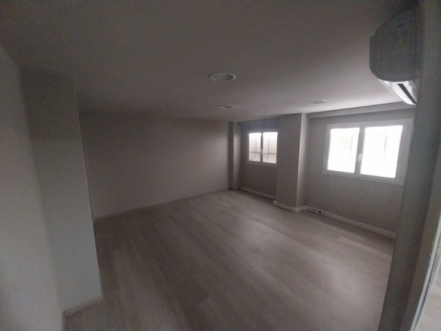 À louer - Local commercial 175 m² à Marseille - Bouches-du-Rhône (13)