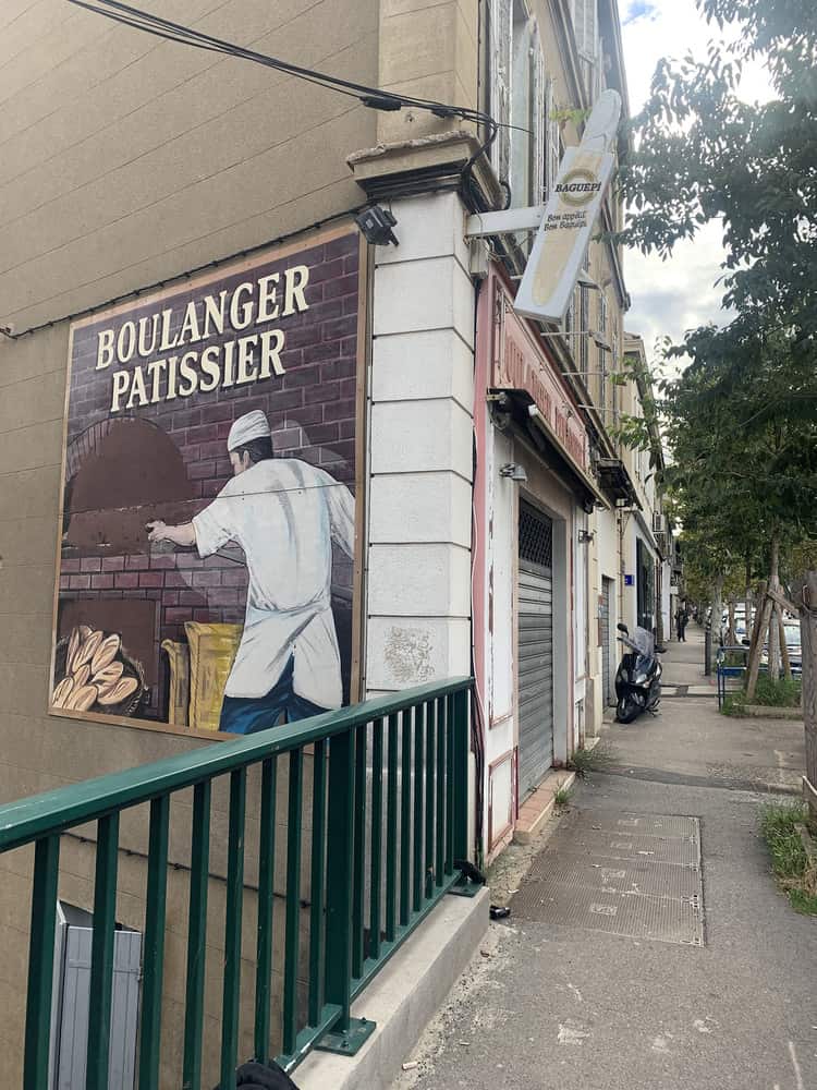 À louer - Local commercial 40 m² dans le 11ème arrondissement de Marseille – Bouches-du-Rhône (13)