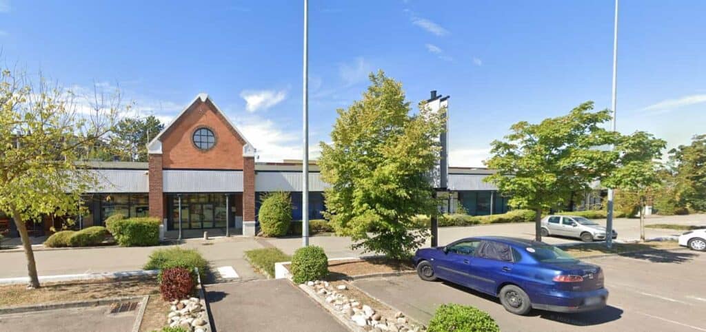 À louer – Espace commercial de 4 078 m² divisible à partir de 150 m² proche de Troyes, à Pont-Sainte-Marie – Aube (10)